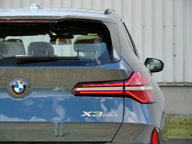BMW X3 view 8