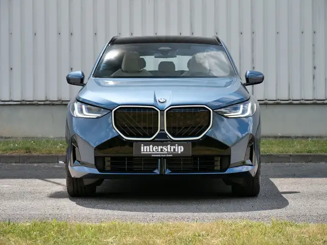 BMW X3 view 2