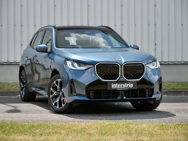 BMW X3 view 3
