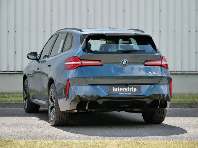BMW X3 view 4
