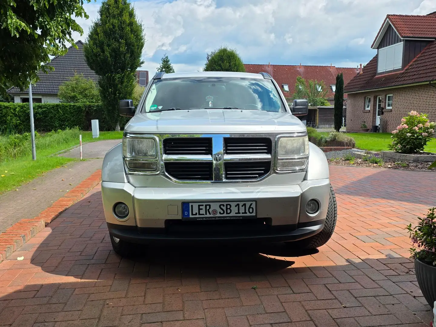 Dodge Nitro Nitro 2.8 CRD DPF Automatik SXT Silber - 1
