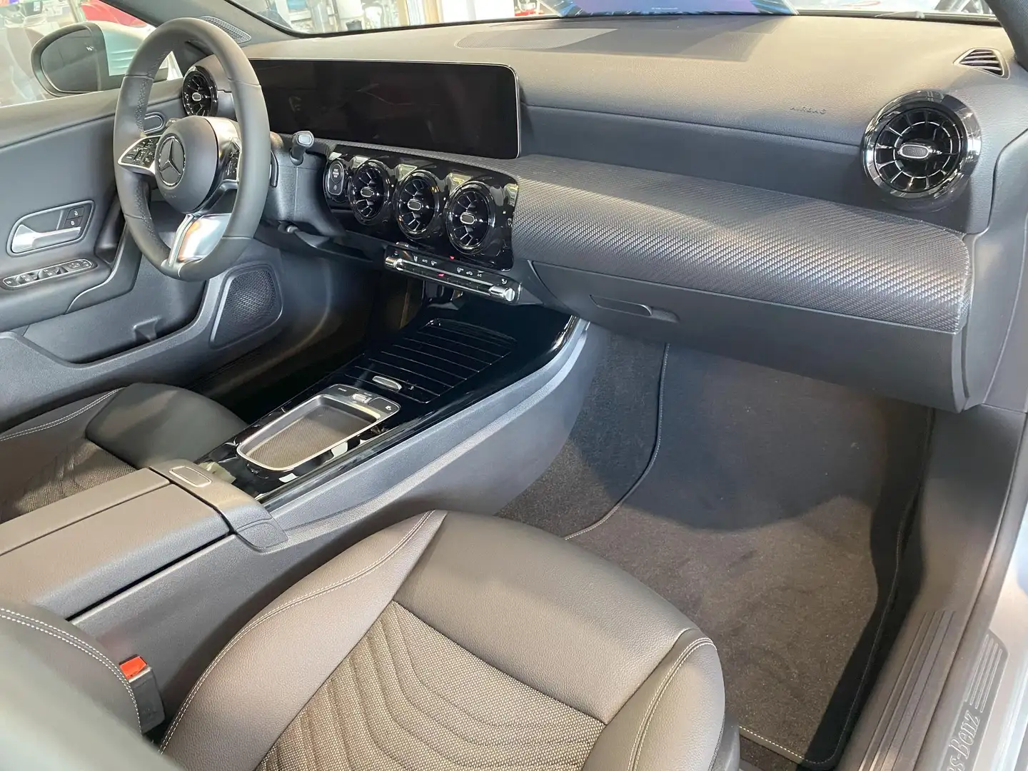 Mercedes-Benz A 180 Style Edition Argent - 2