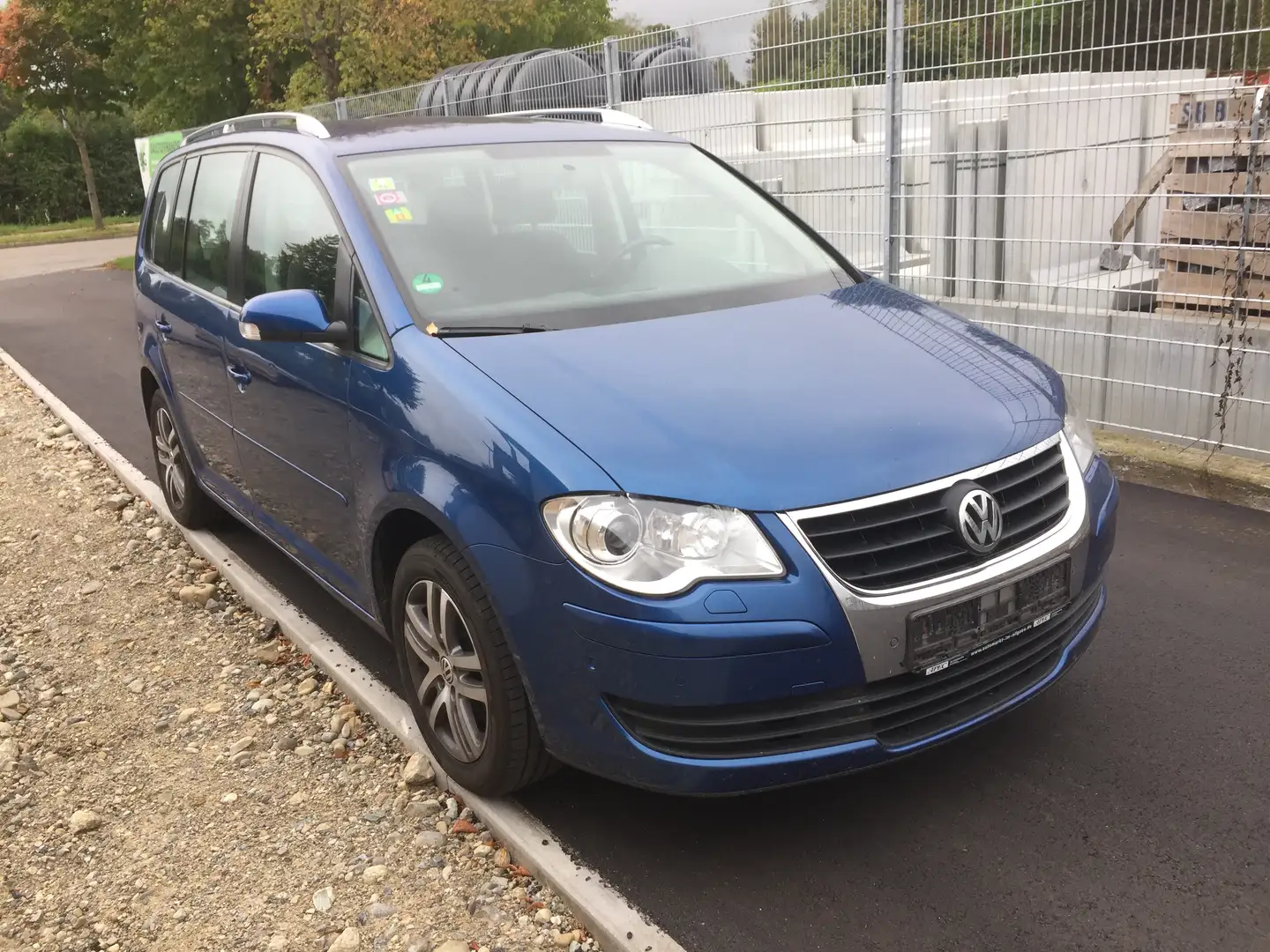 Volkswagen Touran 1.4 TSI TRENDLINE 7 SITZE ALU KLIMA FEST PREIS Modrá - 1