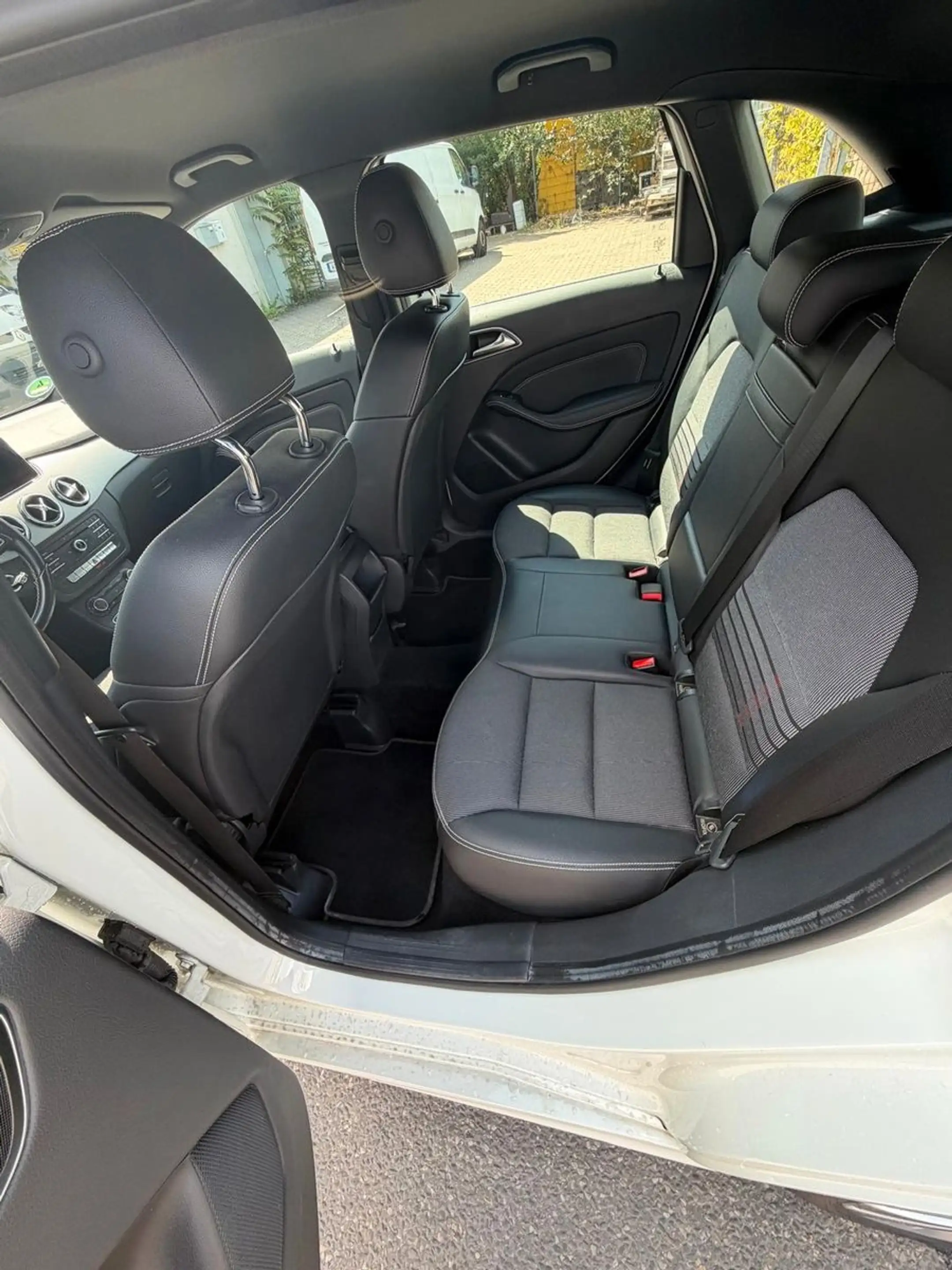 Mercedes-Benz B 200 CDI / d Automatik / Navi / PDC / Euro 6 — photo 8