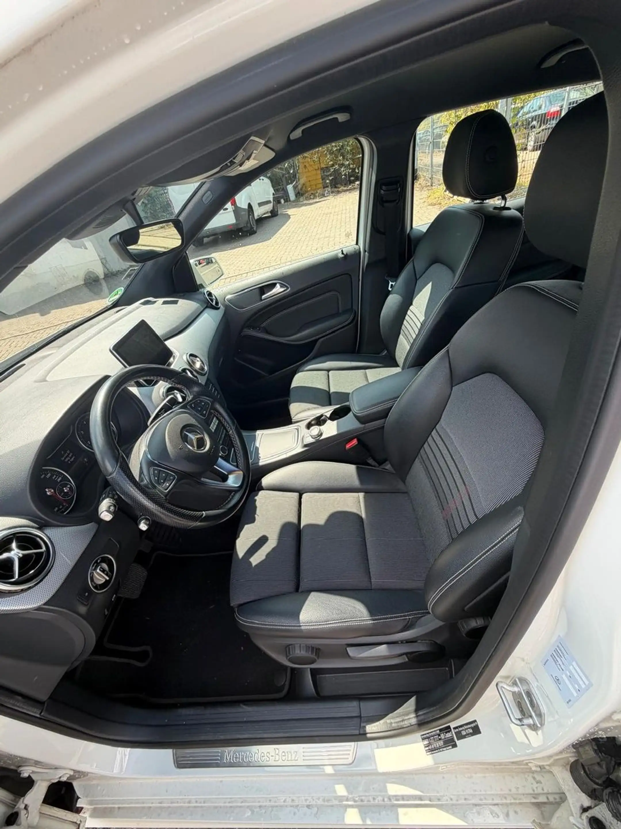 Mercedes-Benz B 200 CDI / d Automatik / Navi / PDC / Euro 6 — photo 10