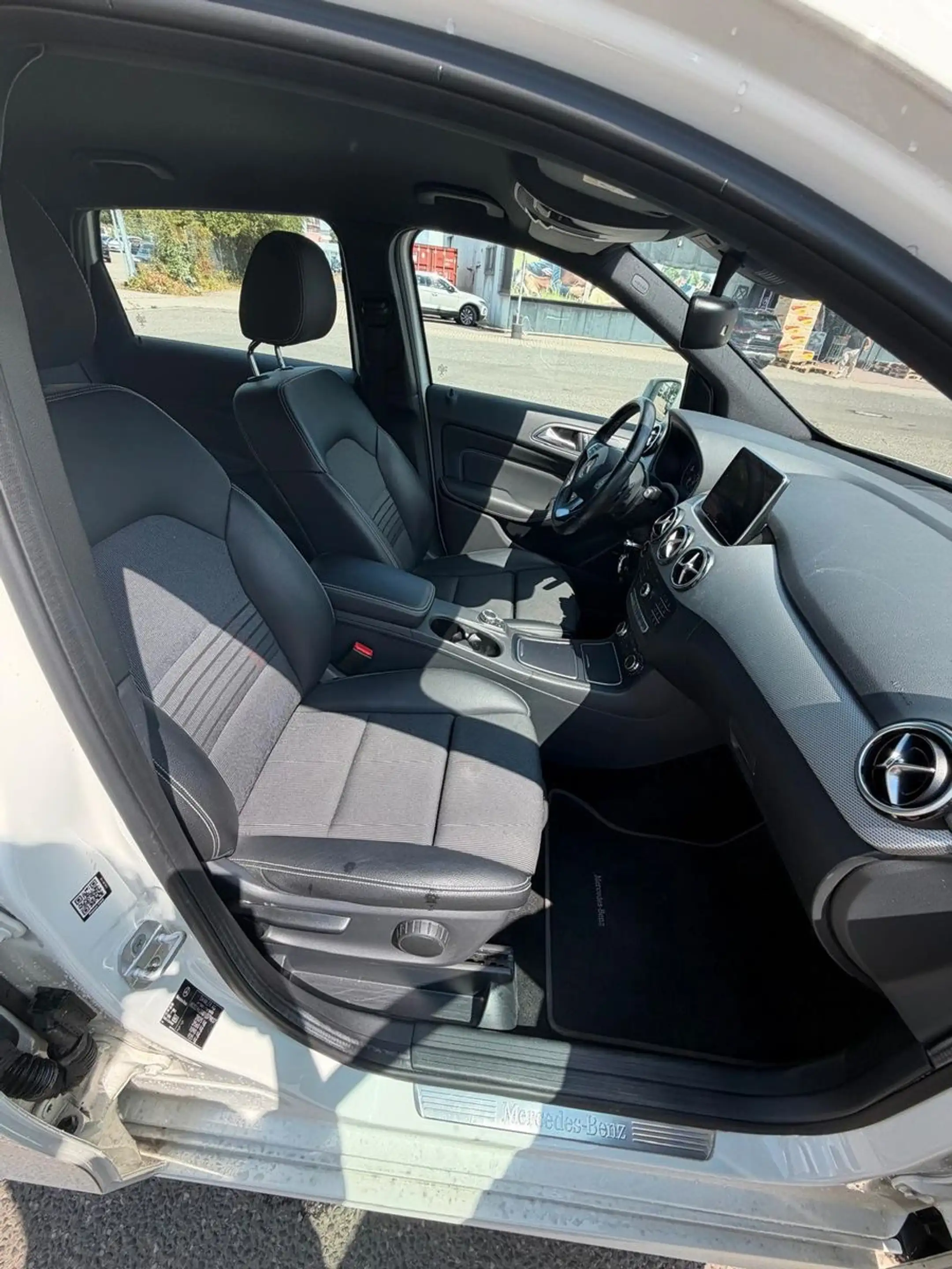 Mercedes-Benz B 200 CDI / d Automatik / Navi / PDC / Euro 6 — photo 11