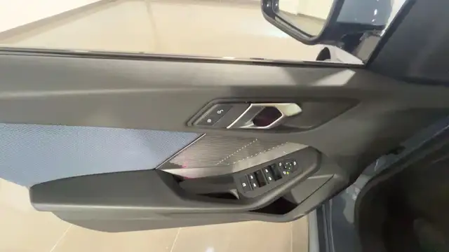 BMW 2 Series view 18