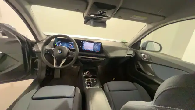 BMW 2 Series view 10