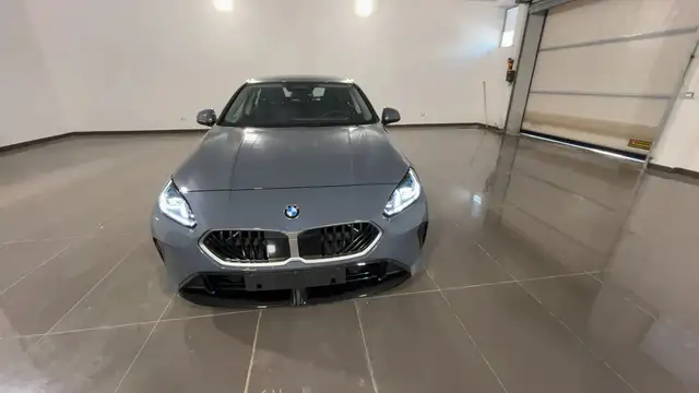 BMW 2 Series view 2