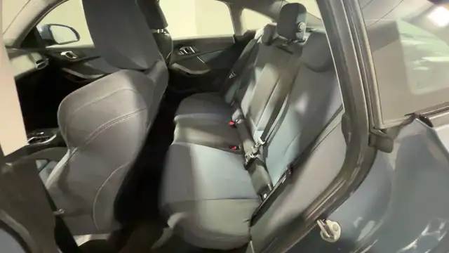BMW 2 Series view 9