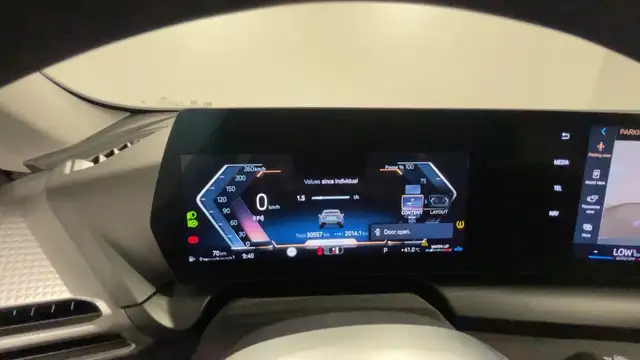 BMW 2 Series view 11