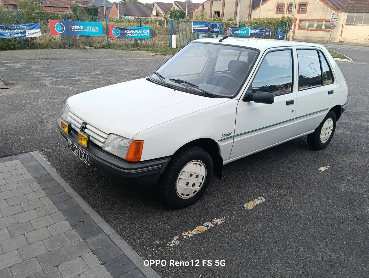 PEUGEOT 205 JUNIOR 1.0 ESSENCE – 1990 – 108 000 KM, foto 1