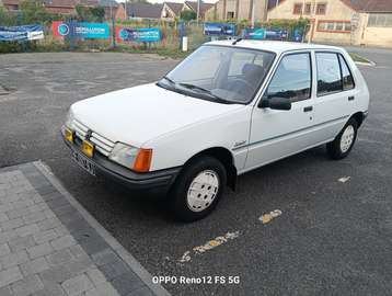 PEUGEOT 205 JUNIOR 1.0 ESSENCE – 1990 – 108 000 KM