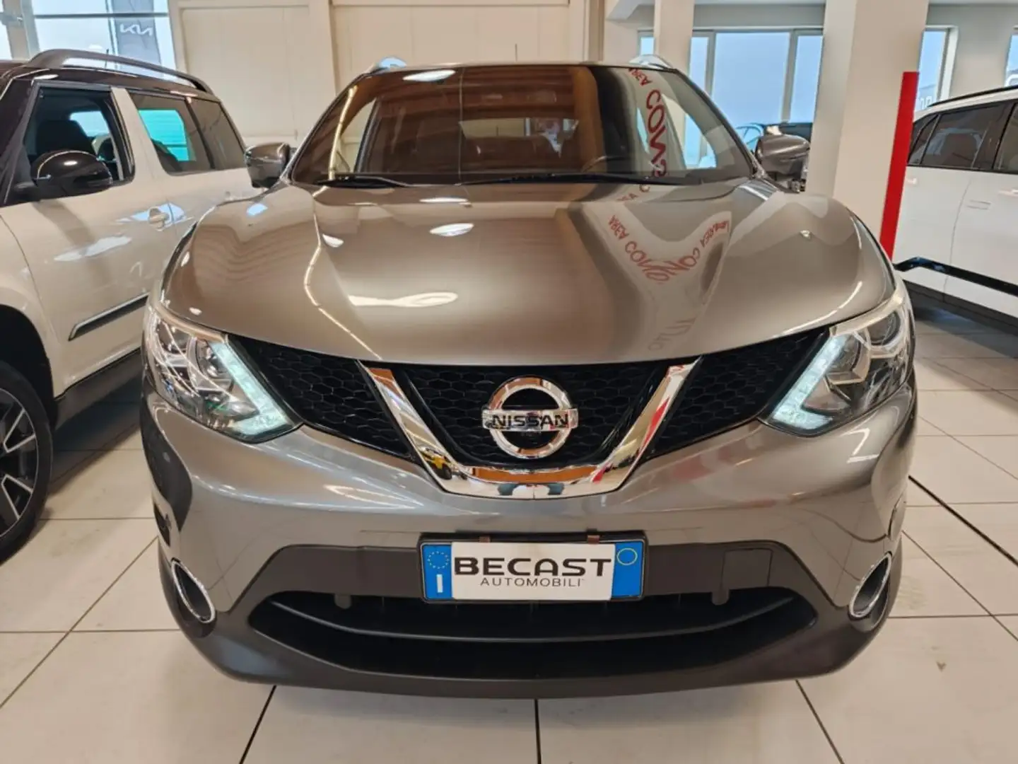 Nissan Qashqai 1.6 dCi 2WD N-Vision - UNICO PROPRIETARIO Grigio - 2