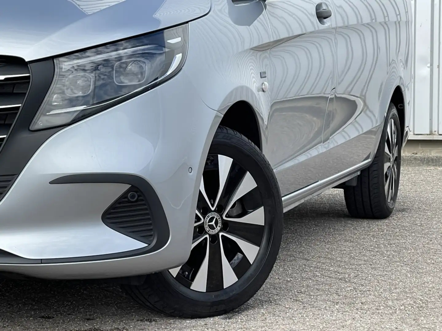 Mercedes-Benz Vito 114 CDI Lang 3 Persoons Grijs - 2