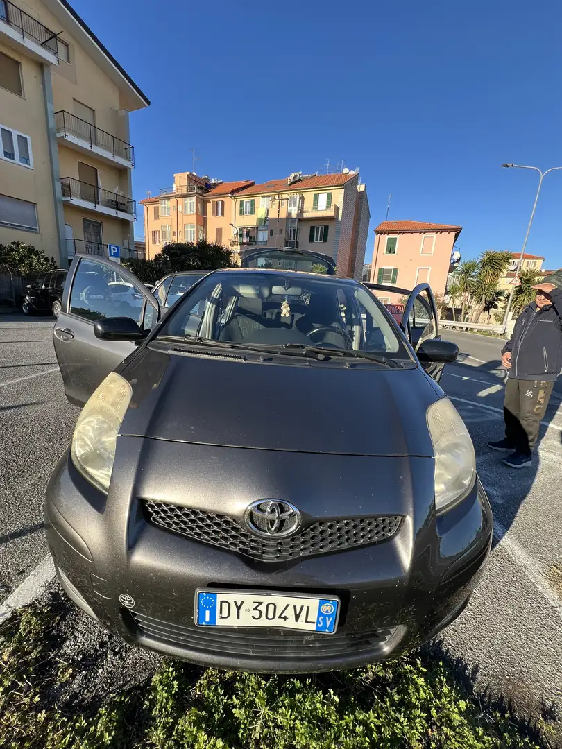 Toyota Yaris 1.0 - 2
