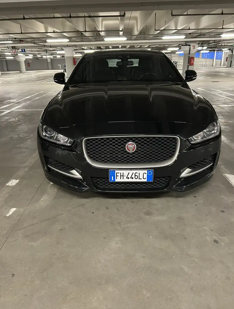 Jaguar XE 2.0d R-Sport 180cv auto - 1