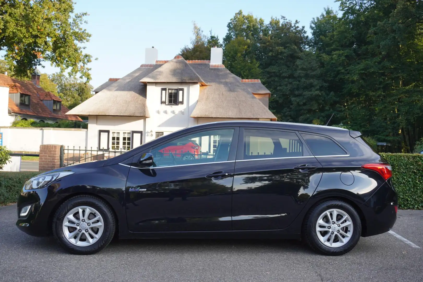 Hyundai i30 Wagon 1.6 GDi i-Motion Airco Navi Pdc Lm Velgen Tr Nero - 2