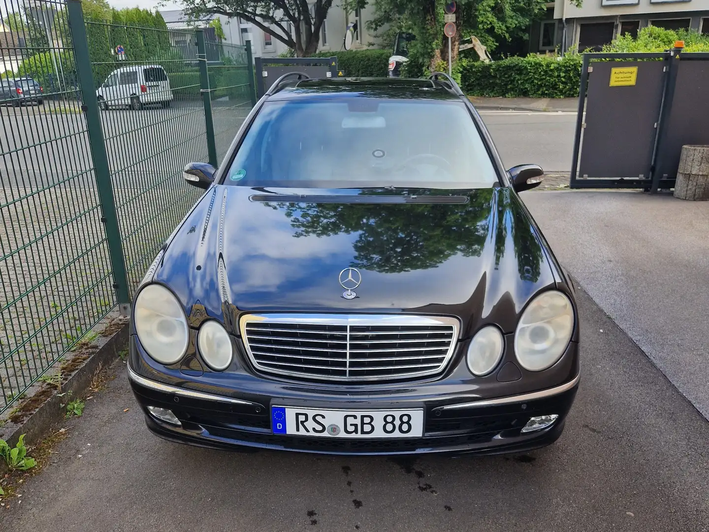 Mercedes-Benz E 320 E 320 T CDI Avantgarde DPF Schwarz - 1