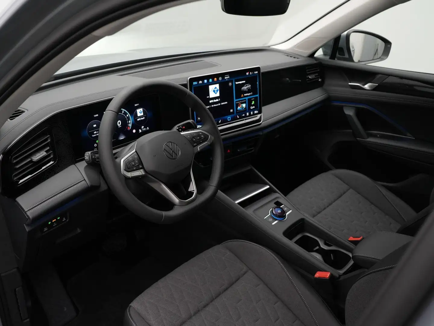 Volkswagen Tiguan 1.5 204 pk DSG eHybrid Life Edition | Leder/stof | Zilver - 2