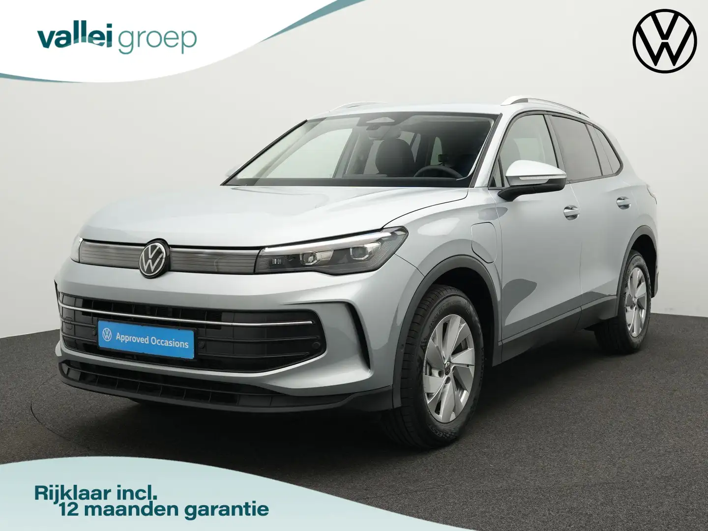 Volkswagen Tiguan 1.5 204 pk DSG eHybrid Life Edition | Leder/stof | Zilver - 1