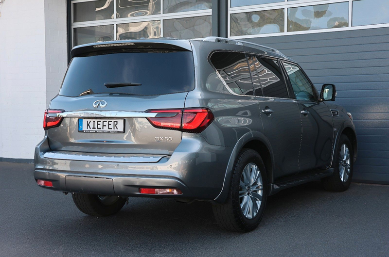 Infiniti QX80 5.6L V8 LUXE/7-Sitzer/360/BOSE/SHZ/LHZ/R20 — photo 8