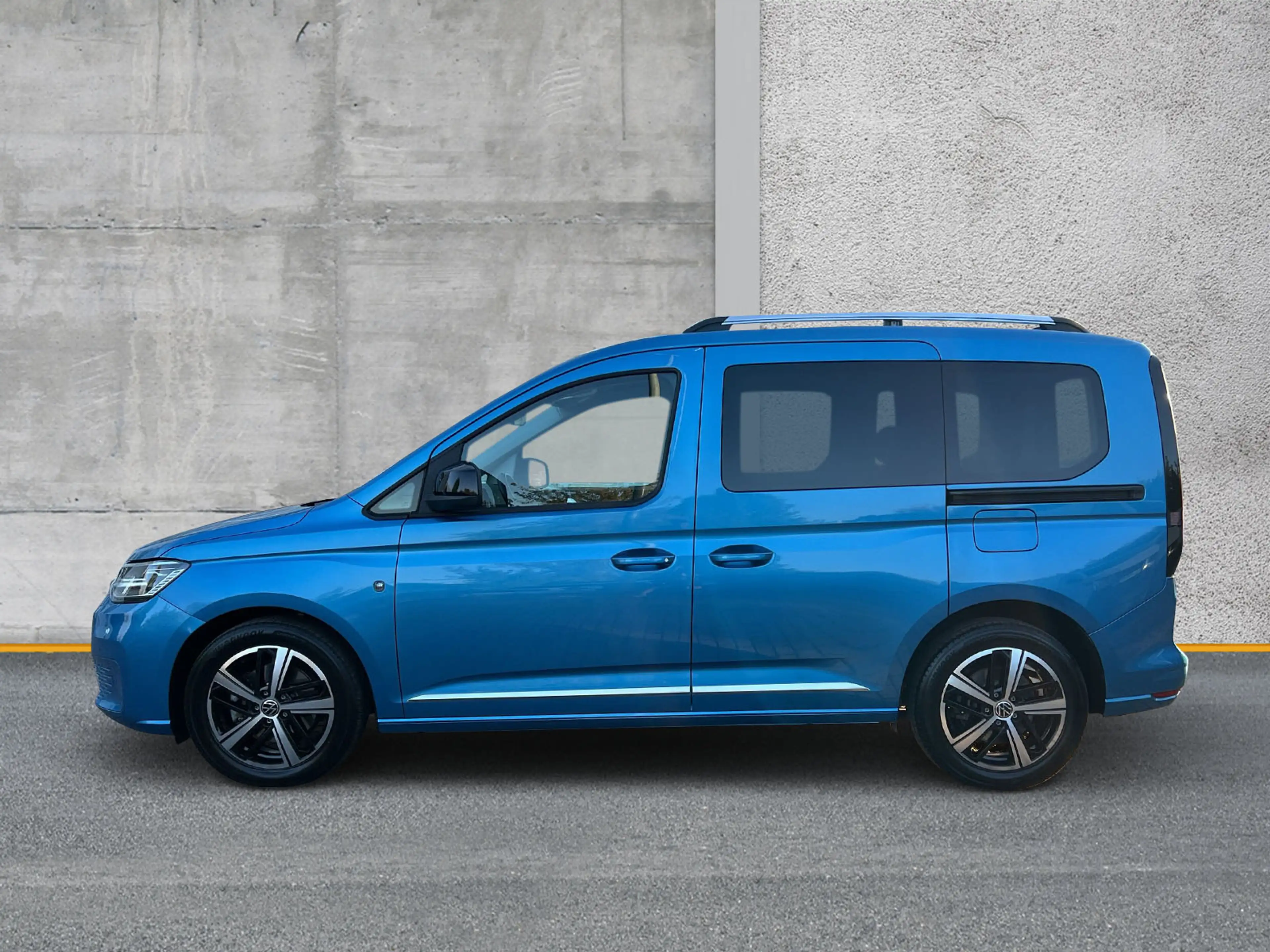 Volkswagen Caddy 2.0 TDI 4Motion Style 7-Si. LED AHK PANO APP — photo 2