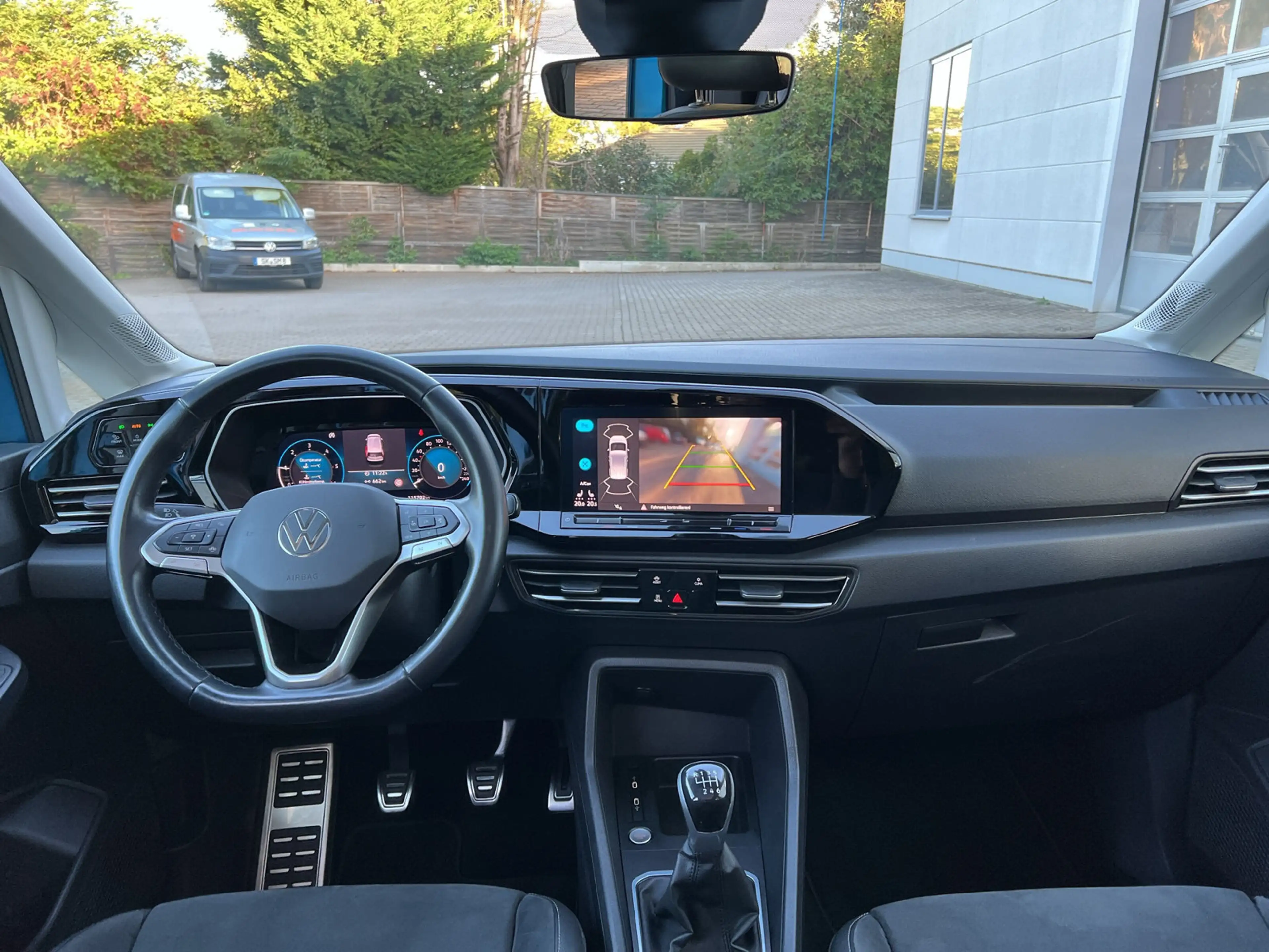 Volkswagen Caddy 2.0 TDI 4Motion Style 7-Si. LED AHK PANO APP — photo 15