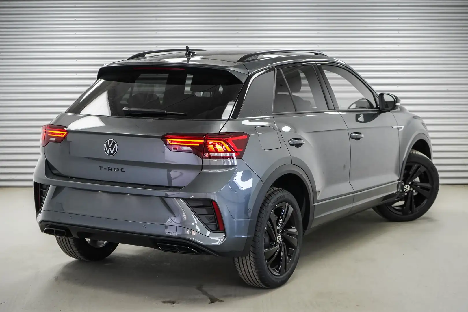 Volkswagen T-Roc 1,5 TSI DSG R-Line Gris - 2