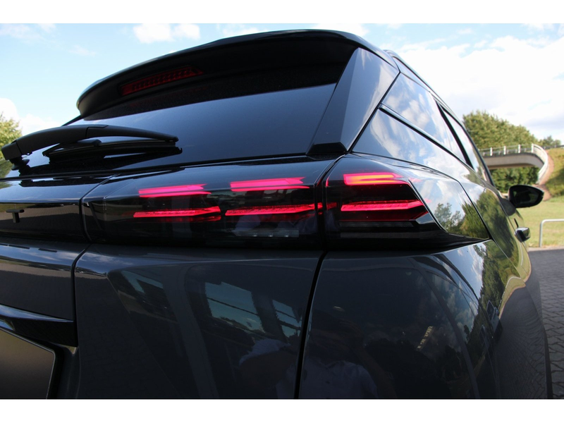 Peugeot 2008 GT PT 130 EAT8 LED AHK Carplay Massage — photo 6