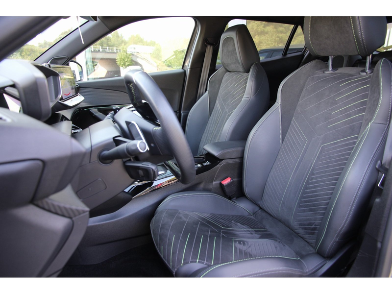 Peugeot 2008 GT PT 130 EAT8 LED AHK Carplay Massage — photo 11