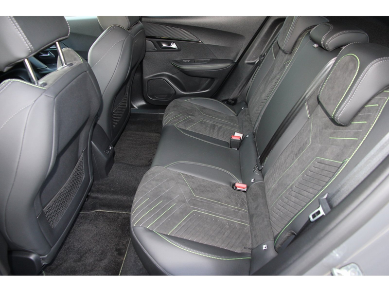 Peugeot 2008 GT PT 130 EAT8 LED AHK Carplay Massage — photo 9