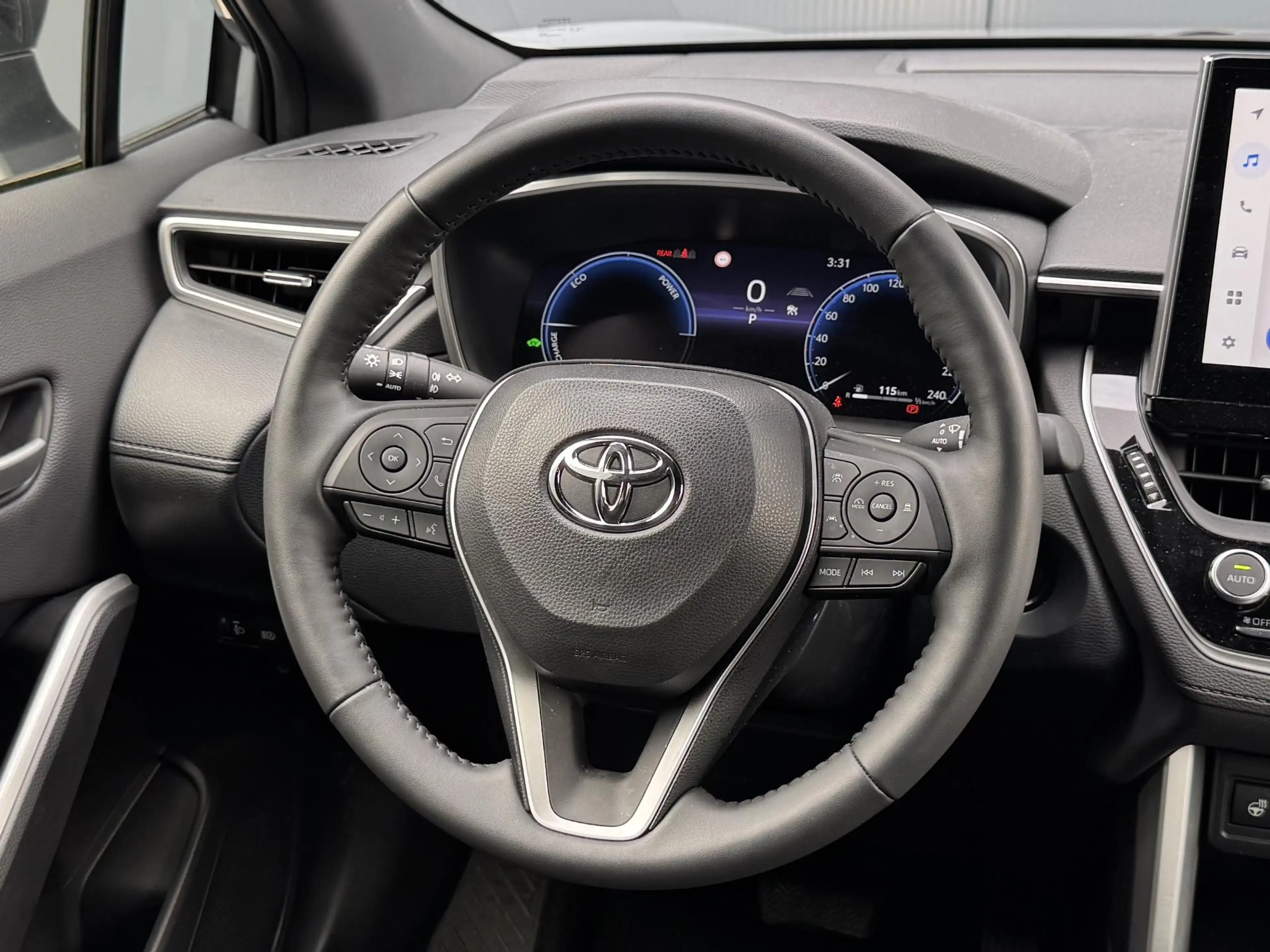 Toyota Corolla Cross Hybrid 140 Style — photo 4