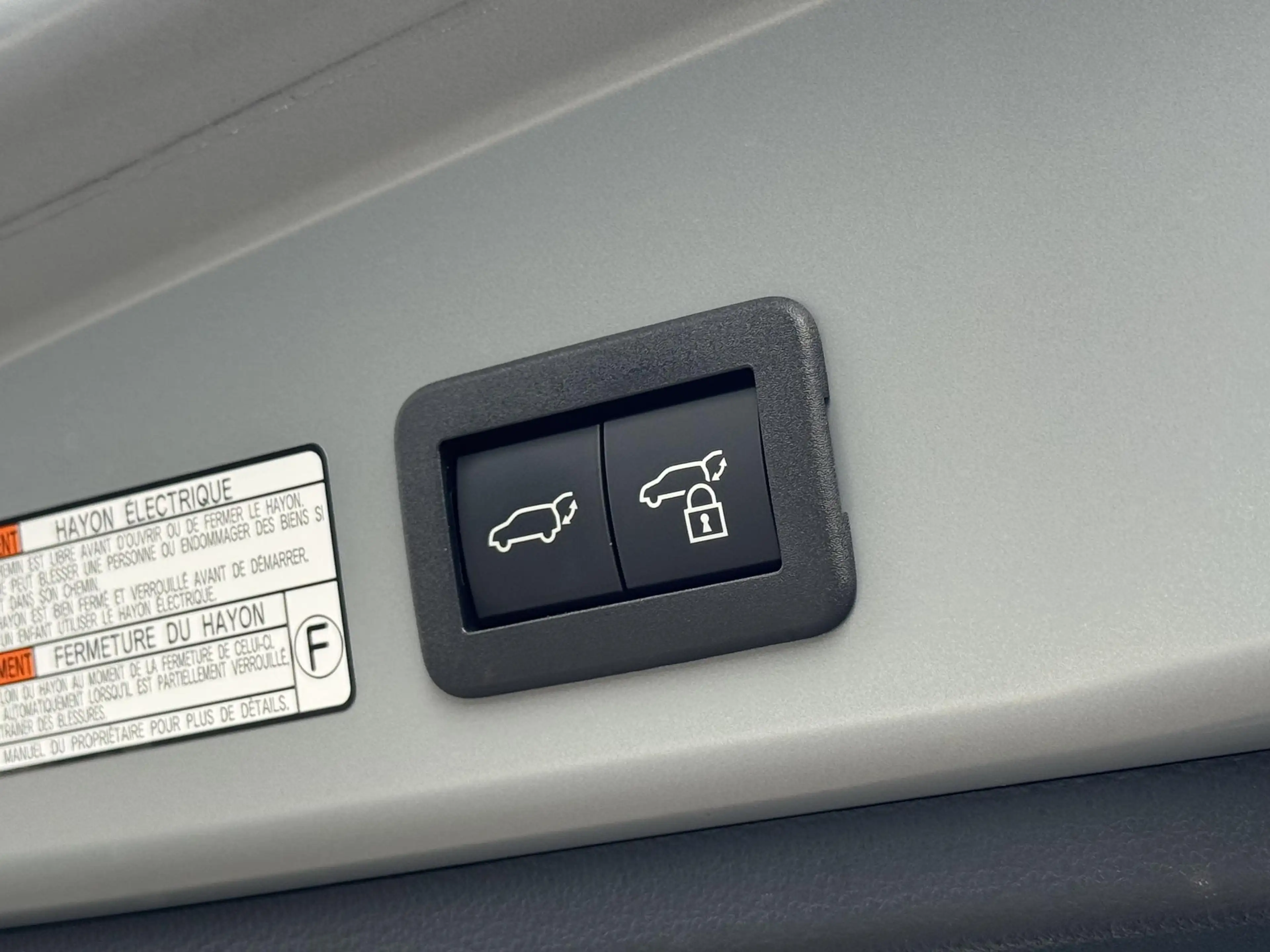 Toyota Corolla Cross Hybrid 140 Style — photo 9