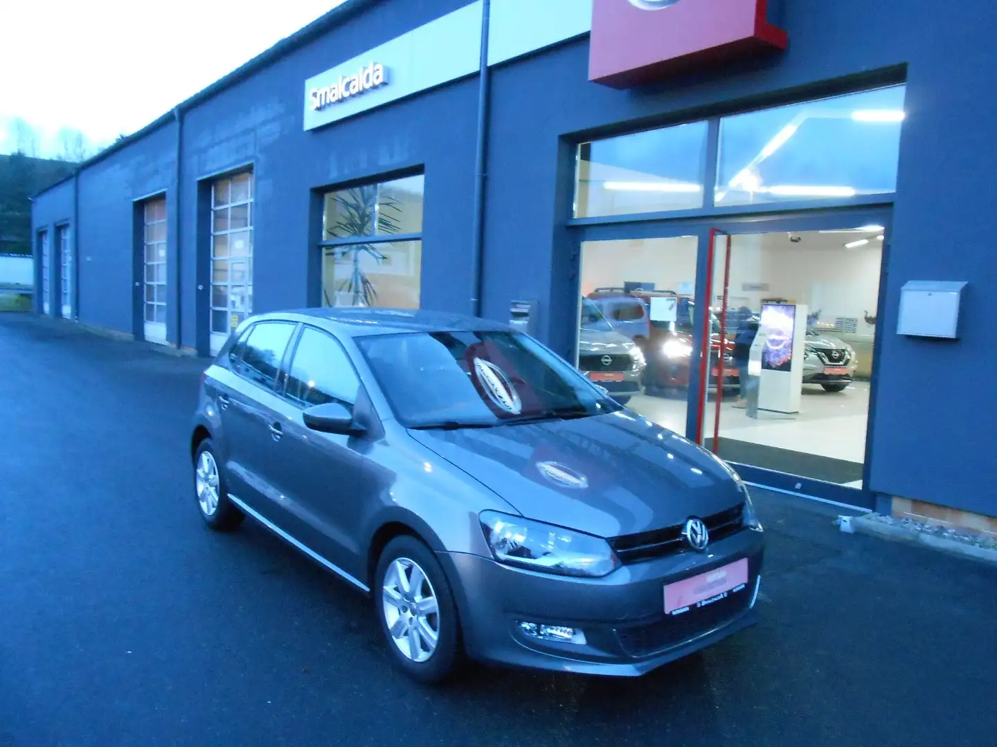 Volkswagen Polo V Highline KLIMAAUTOM* SITZHEIZUNG*LM-FELGE Silber - 1