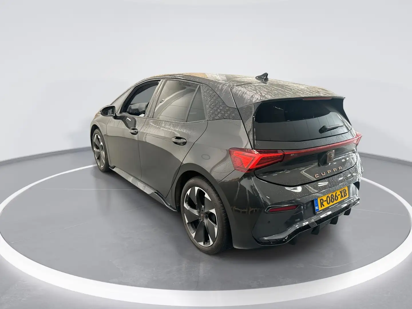 CUPRA Born Adrenaline 231pk 62 kWh · Camera · Keyless · Apple Gris - 2