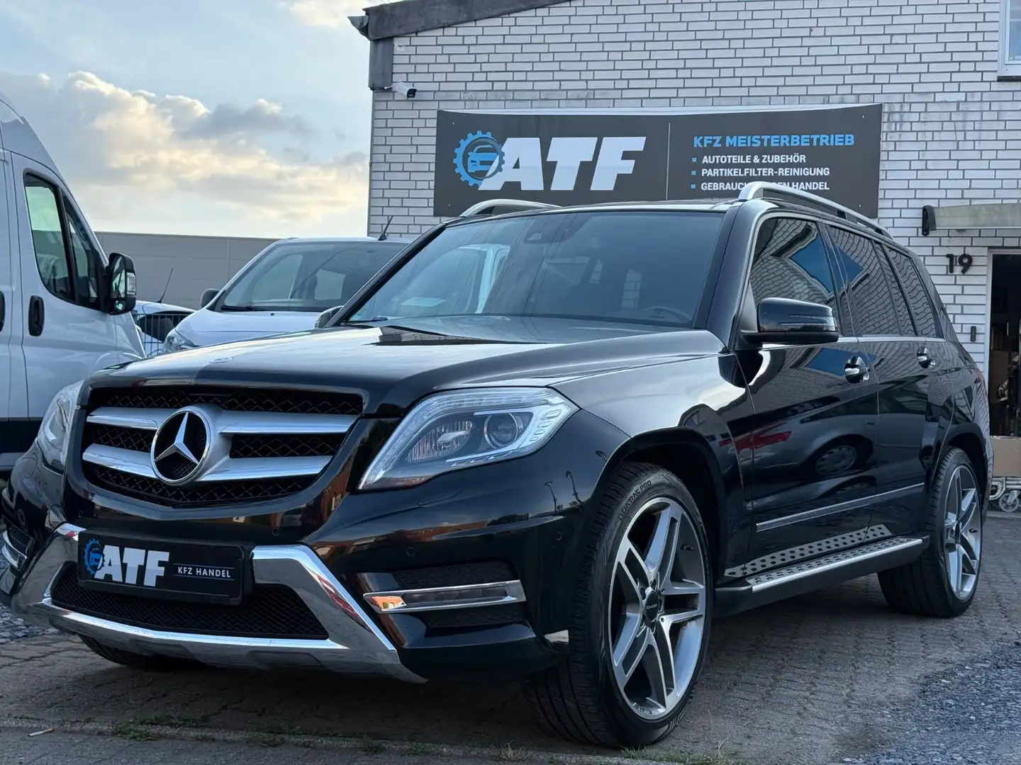 Mercedes-Benz GLK 250 CDI BlueTec 4Matic AMG* PANORAMA* Černá - 1