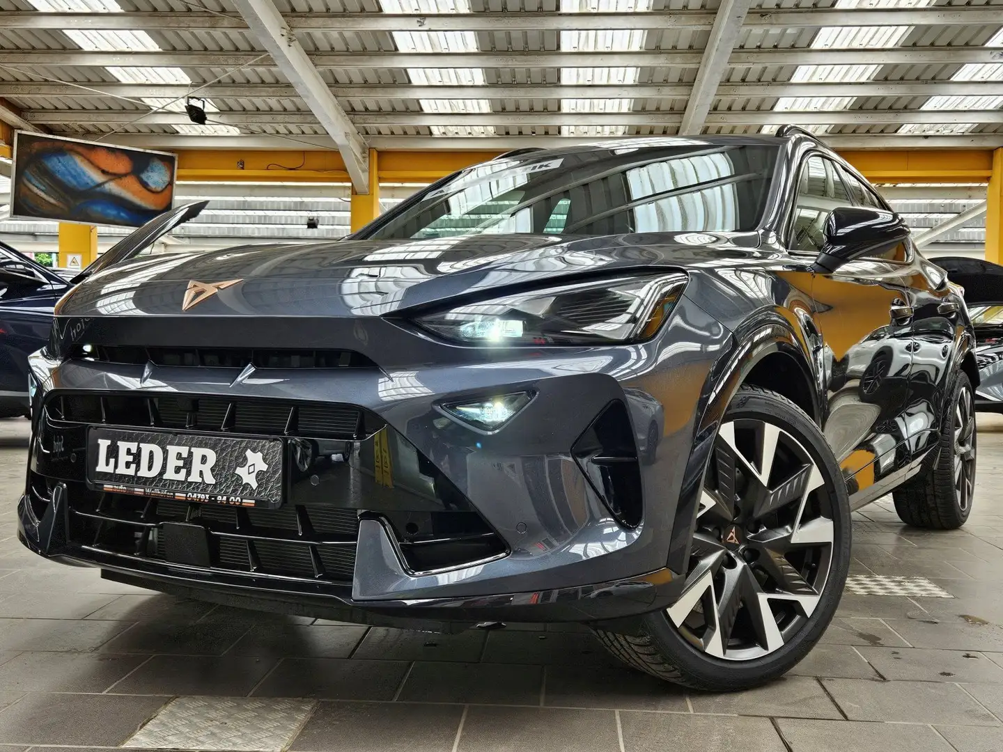 CUPRA Formentor Formentor VZ 4WD Panoramadach el.Heckk.Volleder Gris - 1