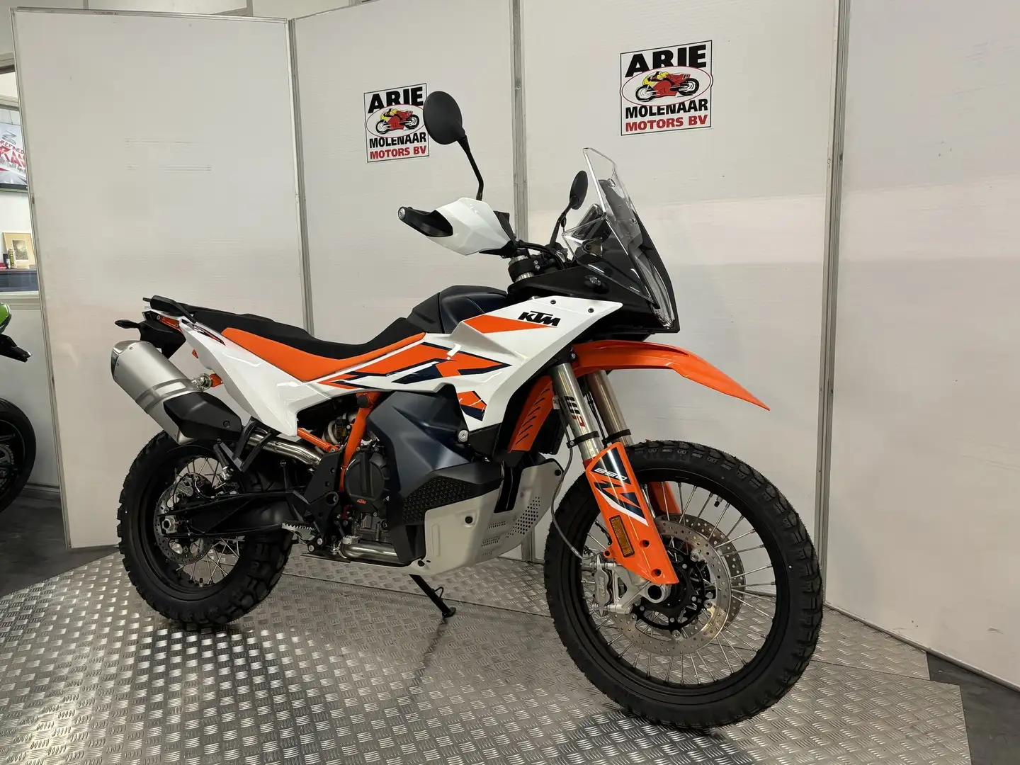KTM 890 Adventure R Orange - 2