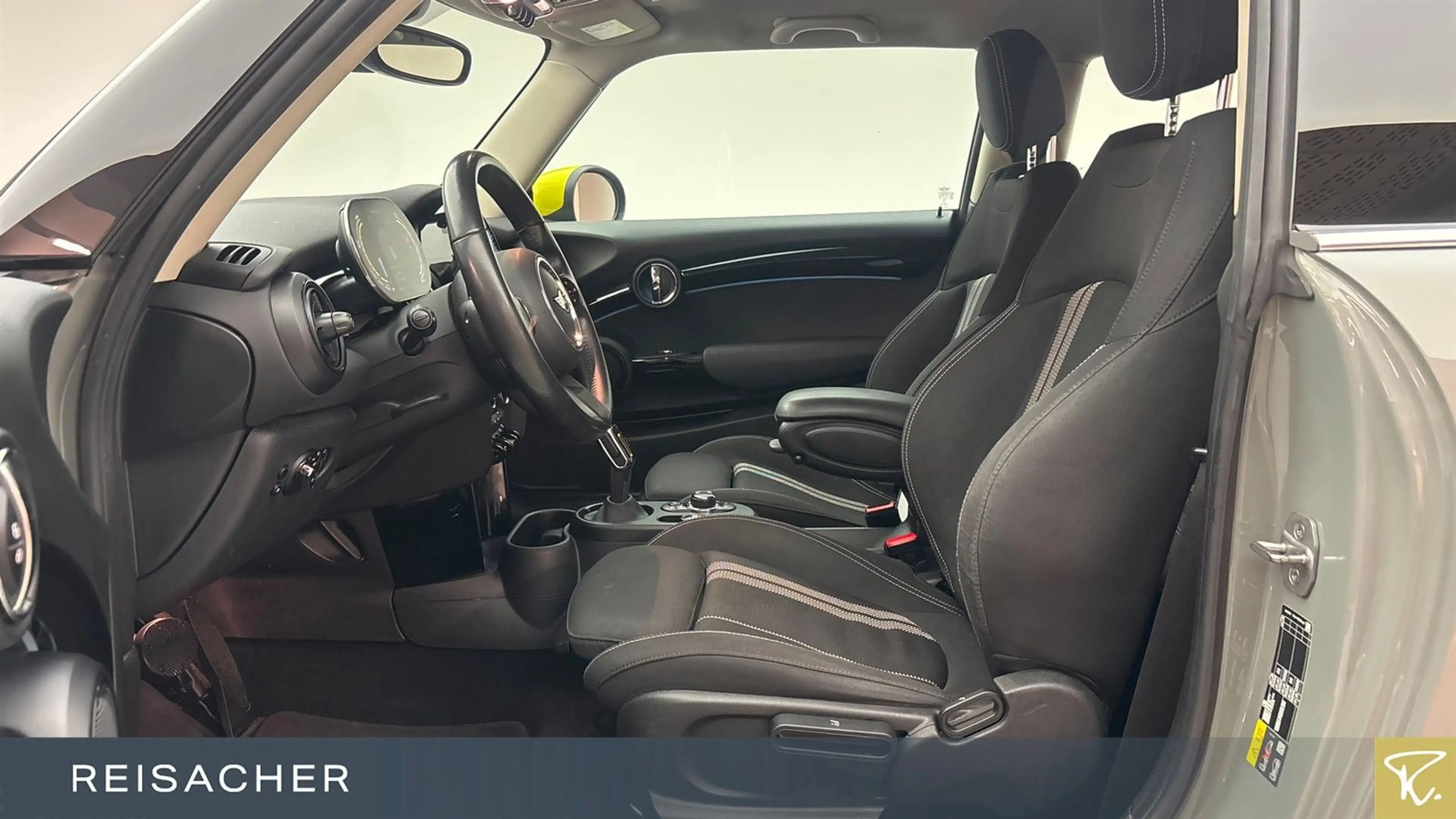 MINI Cooper SE Essential-Trim Navi SpoSi DA LED DAB+ — photo 4