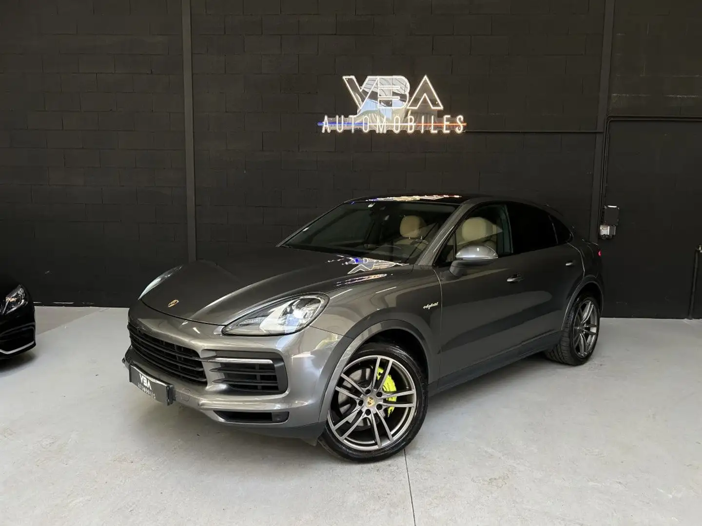 Porsche Cayenne Coupé E-Hybrid Coupé Grijs - 1