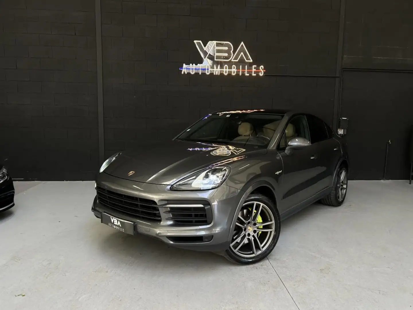 Porsche Cayenne Coupé E-Hybrid Coupé Grijs - 2