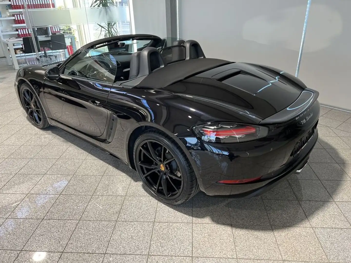 Porsche 718 Boxster Approved Schwarz - 2