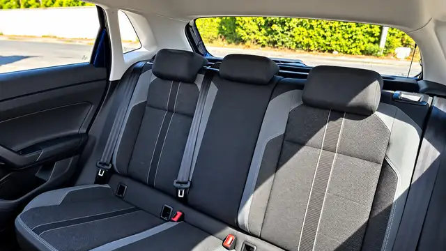 Volkswagen Polo view 9