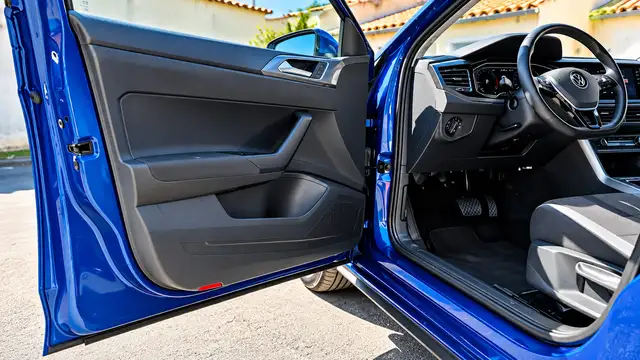 Volkswagen Polo view 7