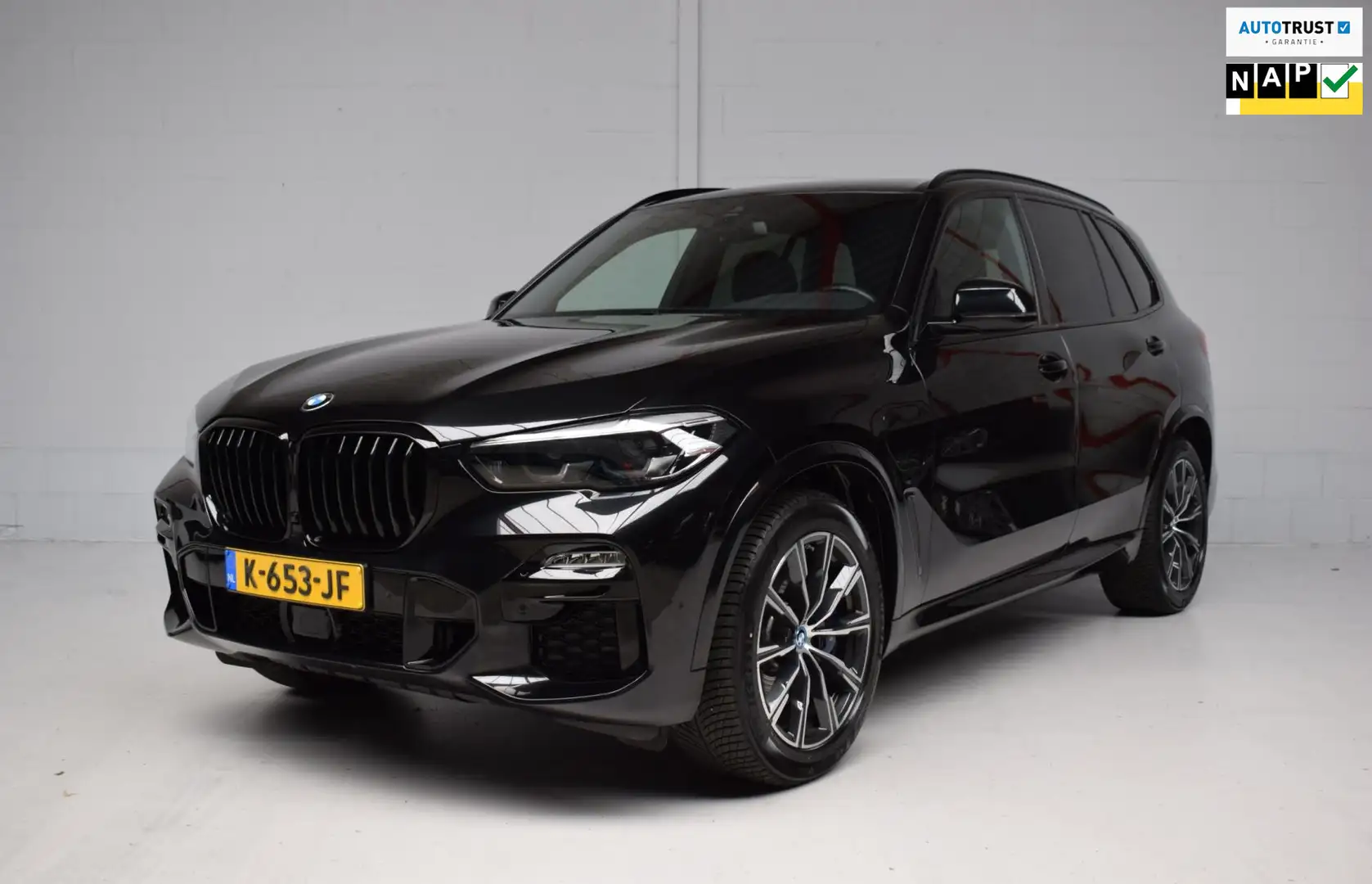 BMW X5 XDrive45e M-SPORT / LEER / CAMERA / 20INCH / HEAD- Zwart - 1