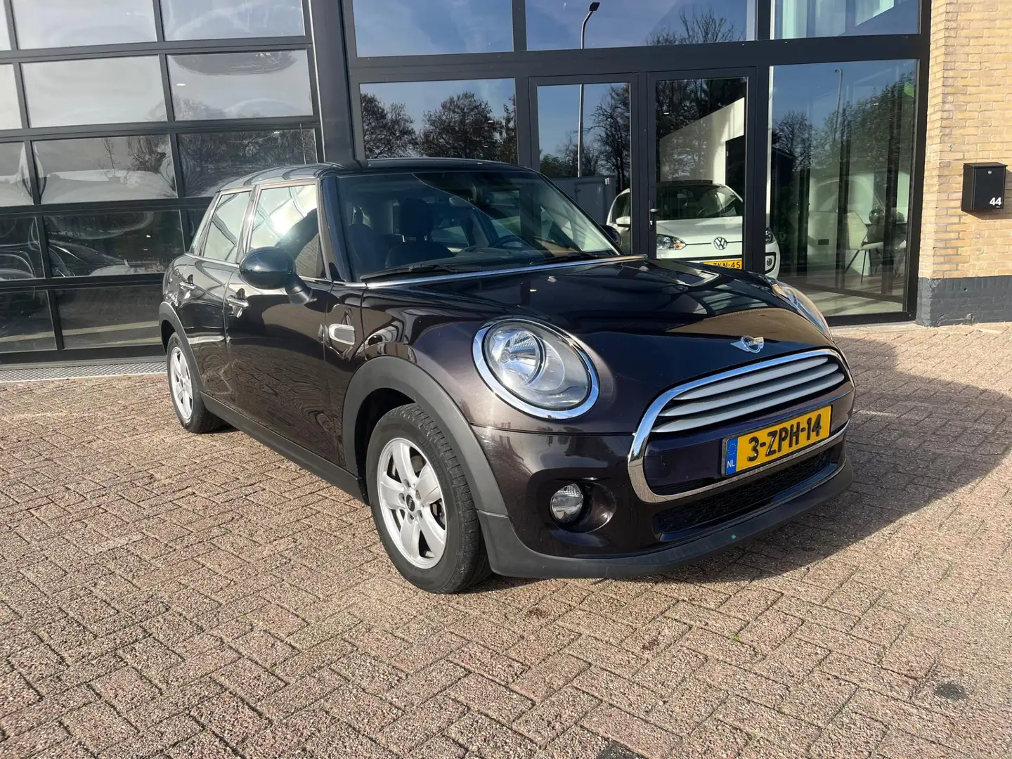 MINI Cooper Mini 1.5 Business, Navi, Airco,Btw Bruin - 2