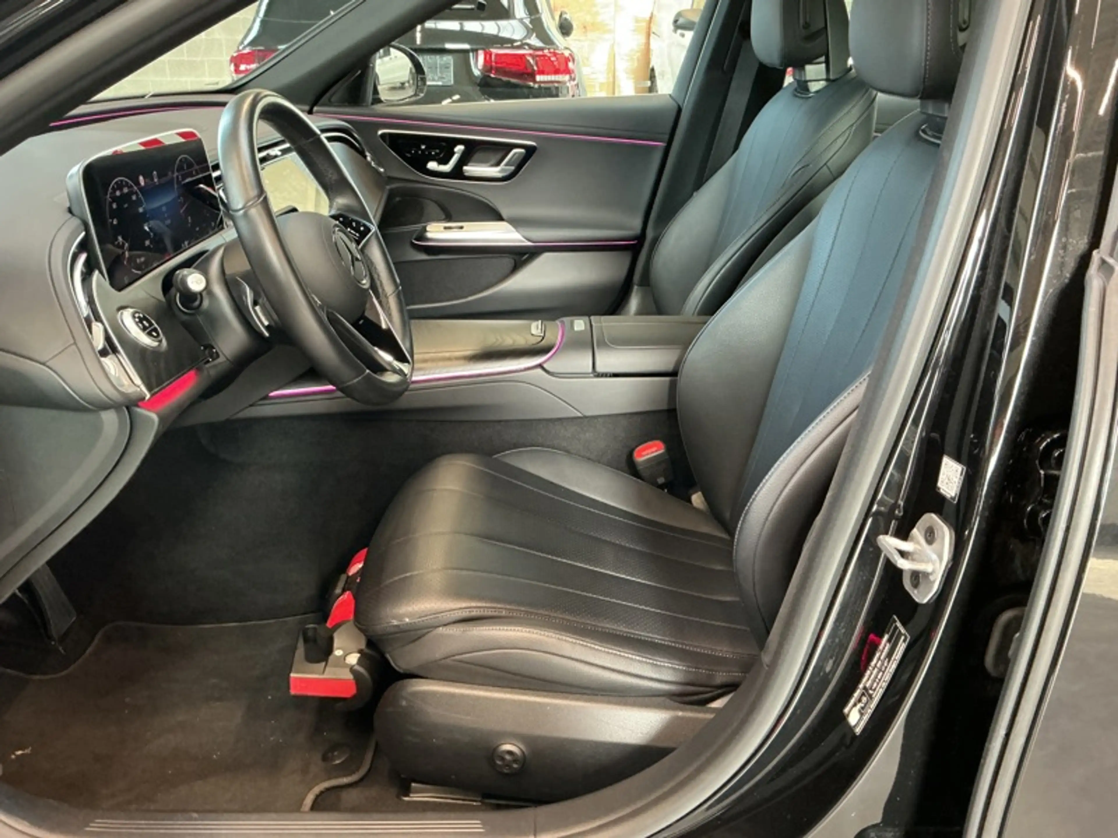 Mercedes-Benz E 220 d Berline Luxury Line — photo 12