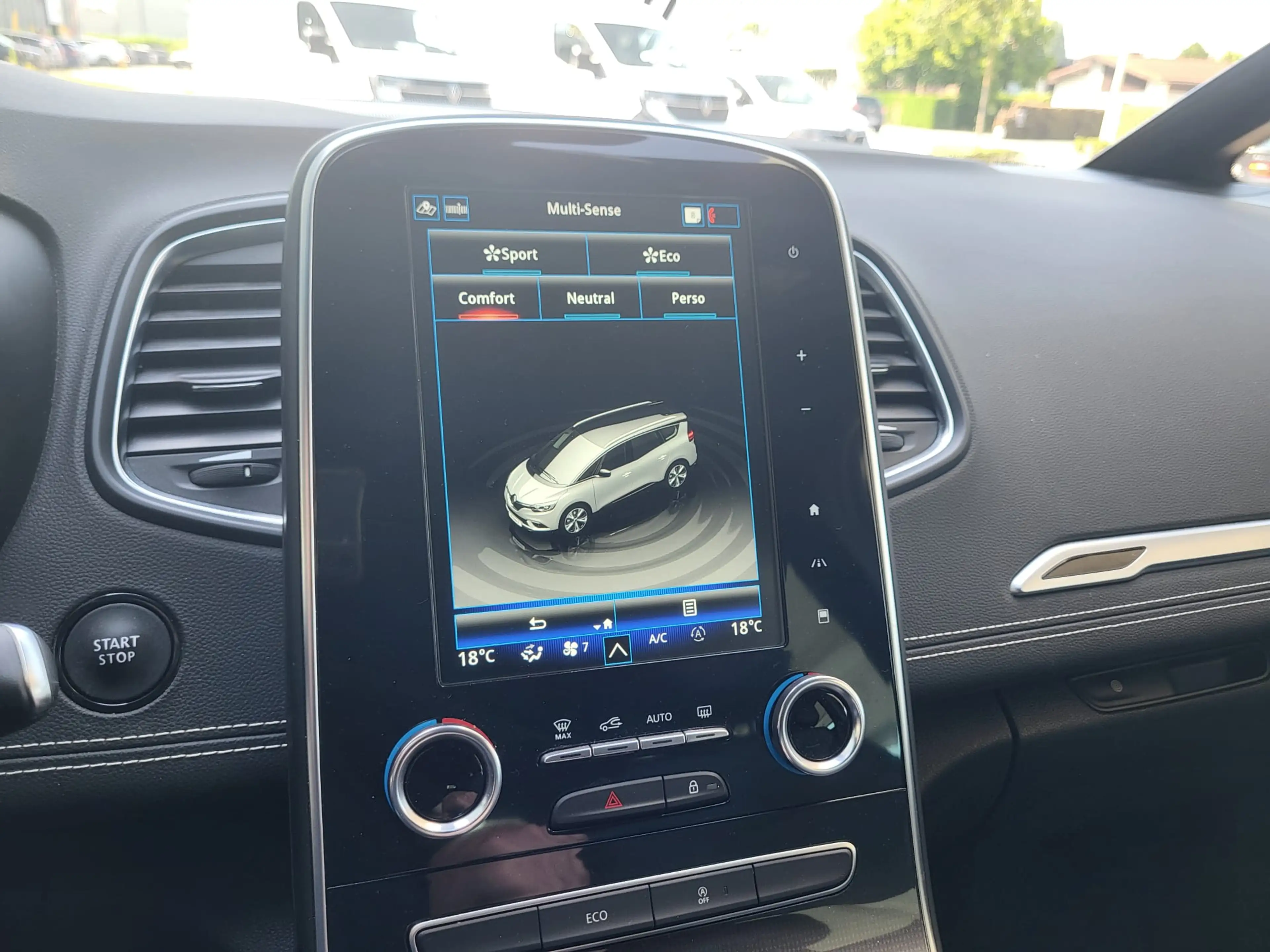 Renault Grand Scenic INTENS TCE140 EDC - 7 zitplsn — photo 14