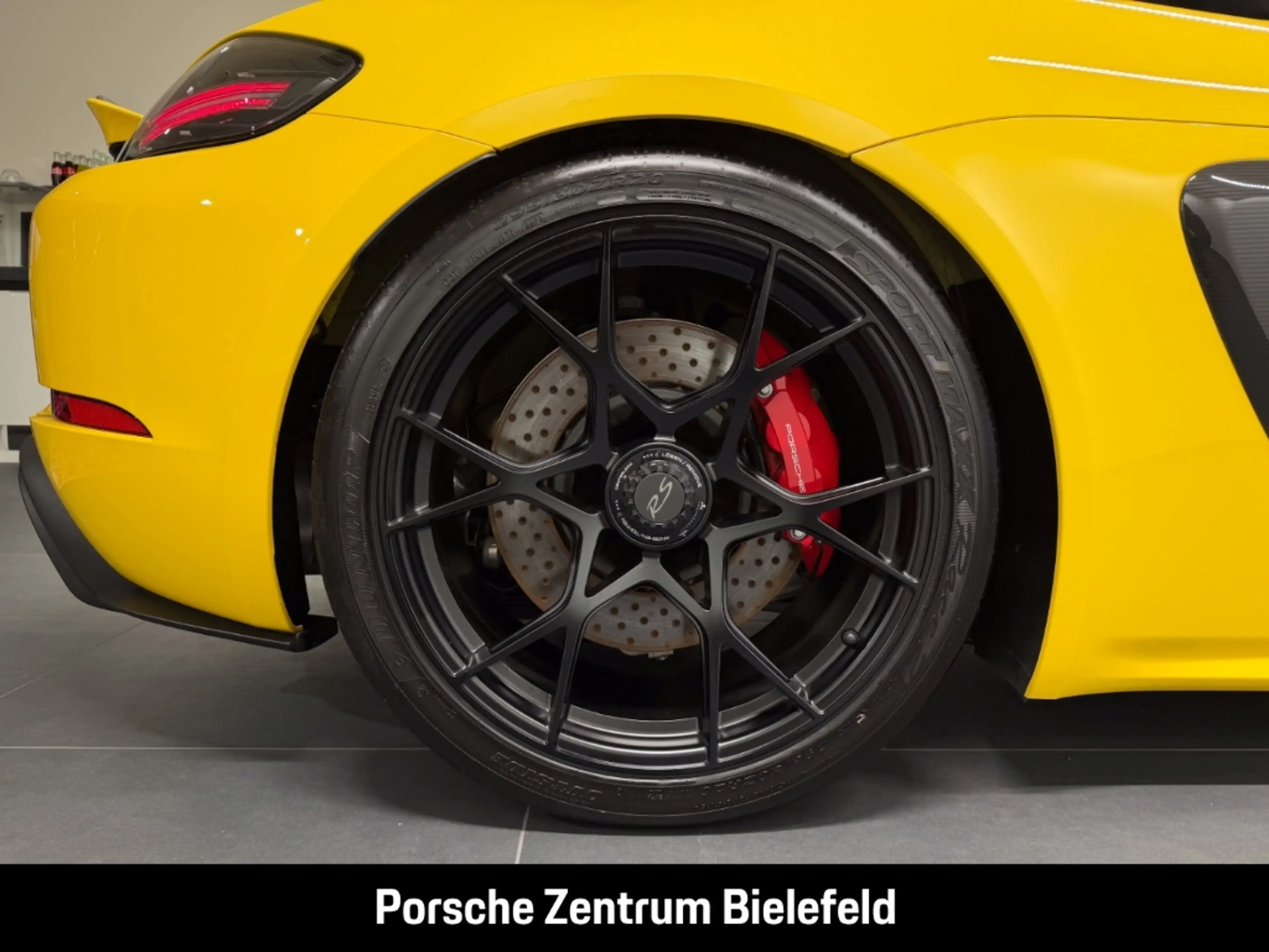 Porsche 718 Spyder RS Weissach-Paket Sportabgas BOSE LED — photo 11